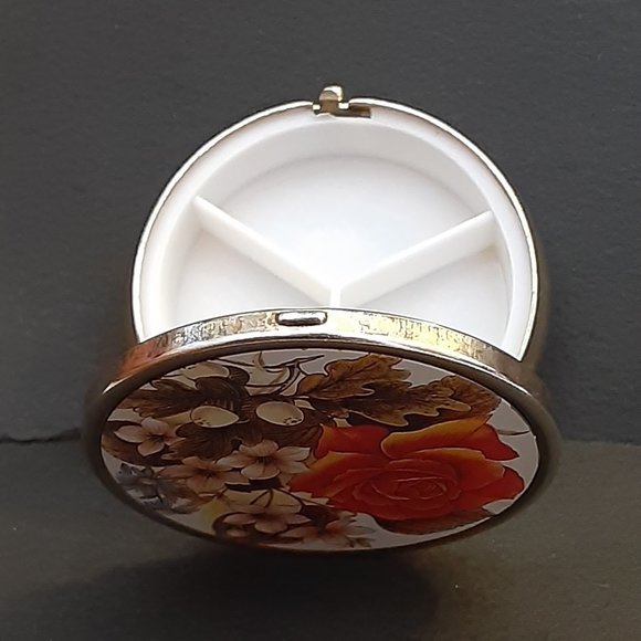 vintage floral motif autumn design 1970's pill box - Picture 4 of 5